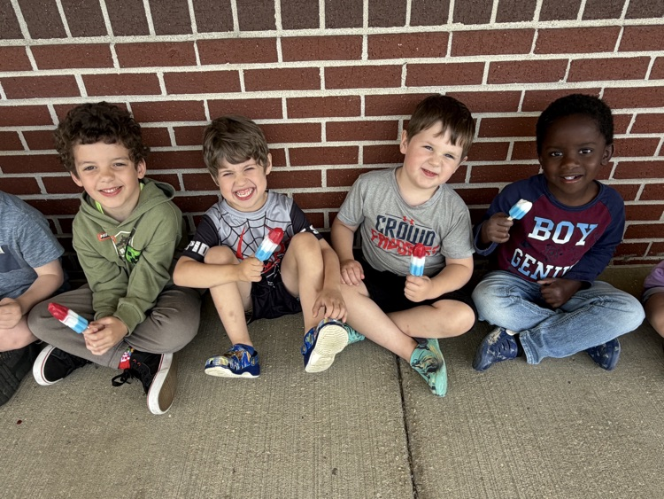 students with sidewalk chalk