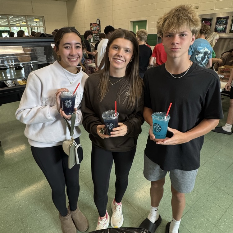 Thank you to 7 Brew Coffee for treating our students to coffees, lemonades, and fizzy drinks as we celebrated their hard work during the first two days of testing. It’s a great day to be a Jr. Eagle! 🦅