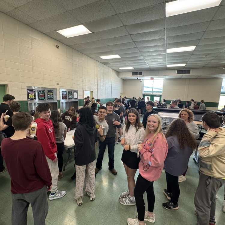 Thank you to 7 Brew Coffee for treating our students to coffees, lemonades, and fizzy drinks as we celebrated their hard work during the first two days of testing. It’s a great day to be a Jr. Eagle! 🦅