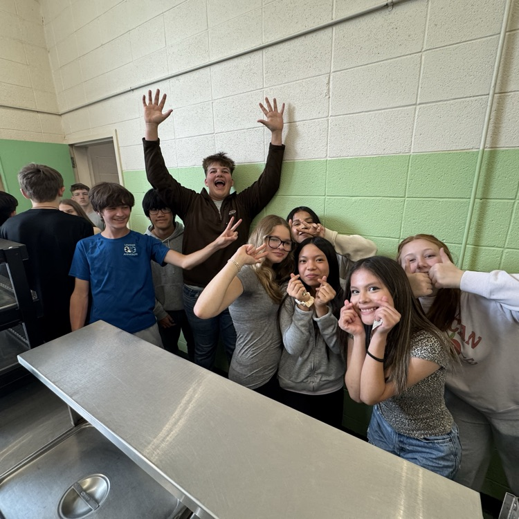 Thank you to 7 Brew Coffee for treating our students to coffees, lemonades, and fizzy drinks as we celebrated their hard work during the first two days of testing. It’s a great day to be a Jr. Eagle! 🦅