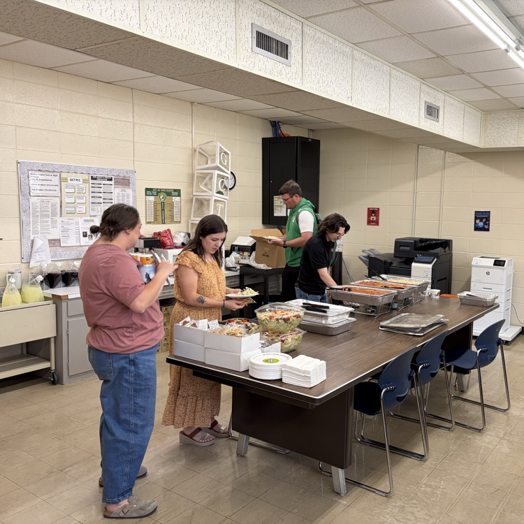 Thank you to Fabco for providing Fazoli’s lunch for our GCTJHS staff on Monday! It was greatly appreciated. Great Day To Be A Jr Eagle! 🦅