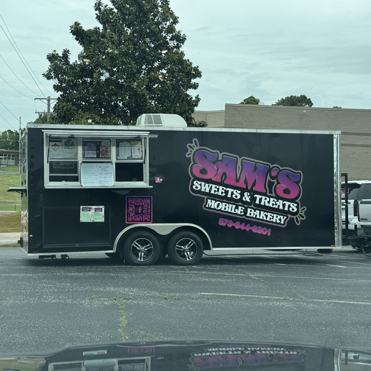 Last day of testing, Waterpark @ Crowley’s Ridge coupons for the kids & Sam’s Sweets and Treats for the Teachers. Great Wednesday @ GCTJHS and always a Great Day to be a Jr Eagle! 🦅