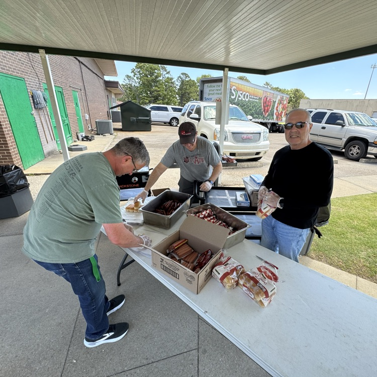 Hot dogs and snow cones! What a way to celebrate the end of testing at GCTJHS! Thank you to Hays East and Ohana for all your help in making this event happen for our kids. Once again, another reason why It Is A Great Day To Be A Jr Eagle! 🦅