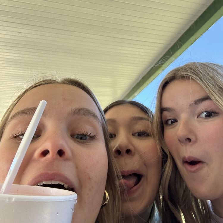 Hot dogs and snow cones! What a way to celebrate the end of testing at GCTJHS! Thank you to Hays East and Ohana for all your help in making this event happen for our kids. Once again, another reason why It Is A Great Day To Be A Jr Eagle! 🦅