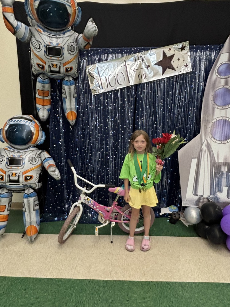 We’d like to give a huge thank you to Peddle It Forward and Studio Drift for their generous bike donations! Because of your support, our students have the opportunity to be recognized and celebrated in a meaningful way.
