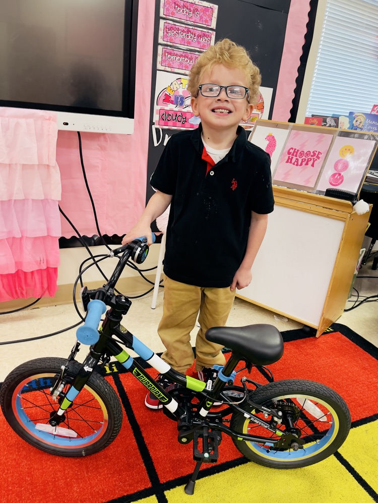 We’d like to give a huge thank you to Peddle It Forward and Studio Drift for their generous bike donations! Because of your support, our students have the opportunity to be recognized and celebrated in a meaningful way.
