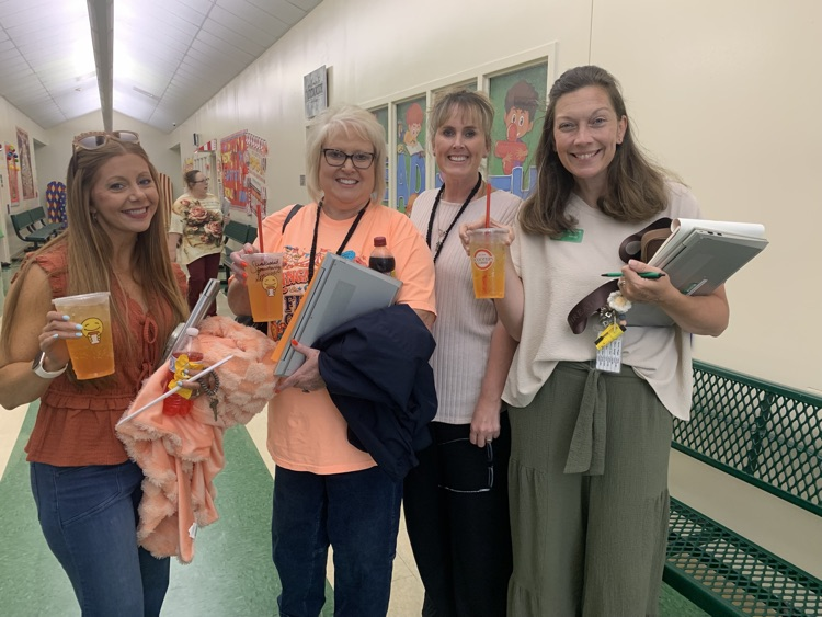 We had a fantastic first week back, and our Open House was a huge success! It was wonderful to see so many smiling faces, reconnect with returning families, and welcome new ones to our school community.