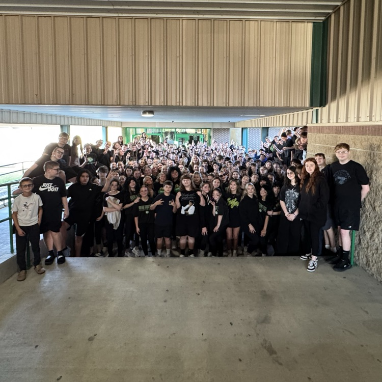 GCTJHS is ready for the Tech vs. Paragould game tonight at 7:00 PM at Eagle Stadium! 🏈🦅 Come out and support our Golden Eagles! 💚💛 Go Tech! Beat the Rams! #GreatDayToBeAJrEagle