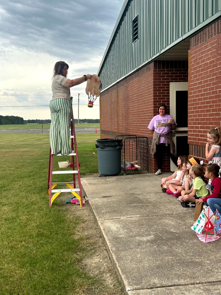 Mrs. Melissa's class had a great time finishing their Knowledge Unit with Nursery Rhyme Olympics and Humpty Dumpty Egg Drop 