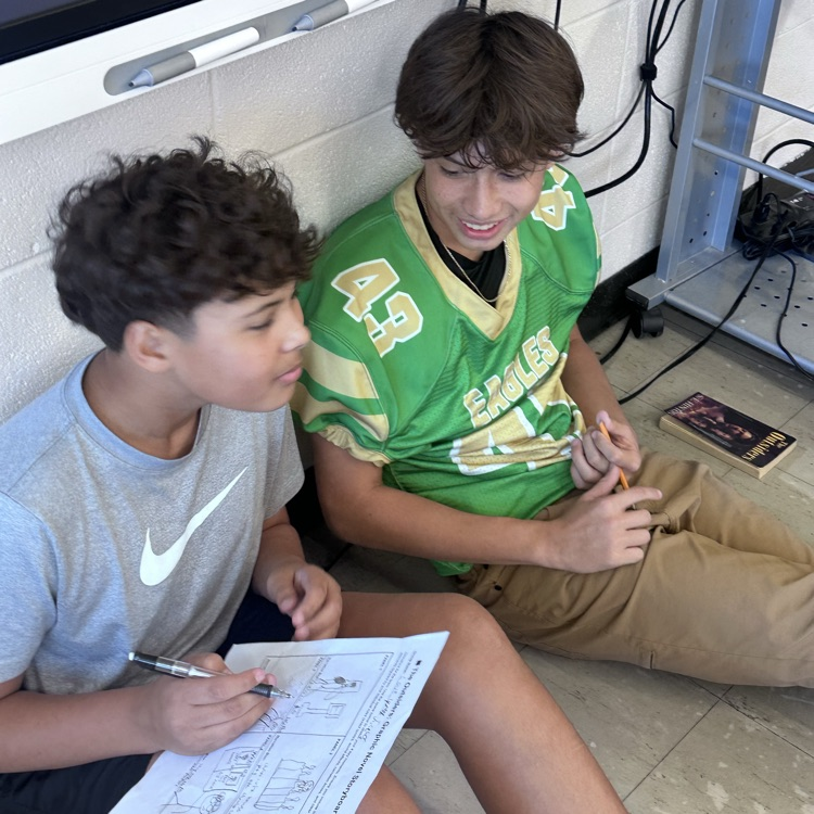 Our Jr. Eagles were practicing pulling key details and text evidence from Chapter 7 of The Outsiders to summarize the four main events. They put their understanding into a creative comic strip! 📚📝🎨