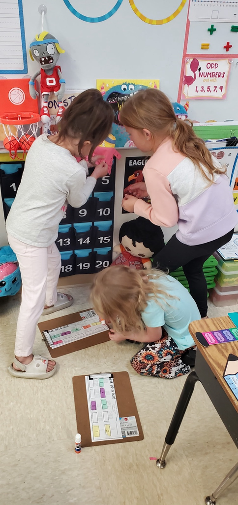 Mrs. Melissa's class had fun in Math: Counting and Identifying numbers with Bone Tally Marks in Grab, Rip, & Glue!
