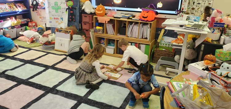 Mrs. Melissa's class had fun in Math: Counting and Identifying numbers with Bone Tally Marks in Grab, Rip, & Glue!
