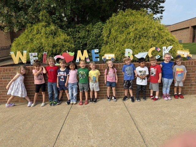 PreK class posing