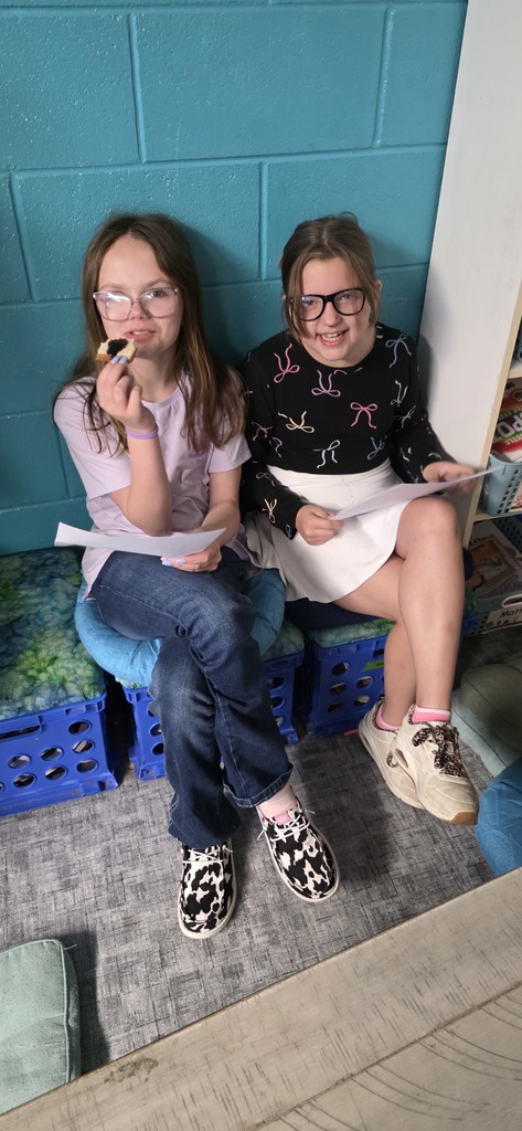 student trying molasses and tea