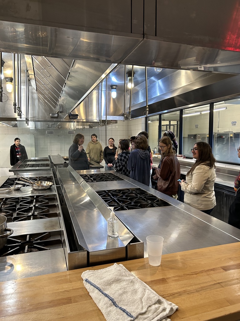 students touring brightwater culinary school