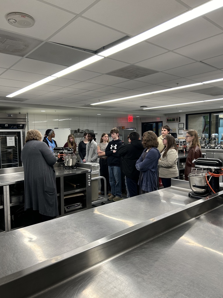 students touring brightwater culinary school