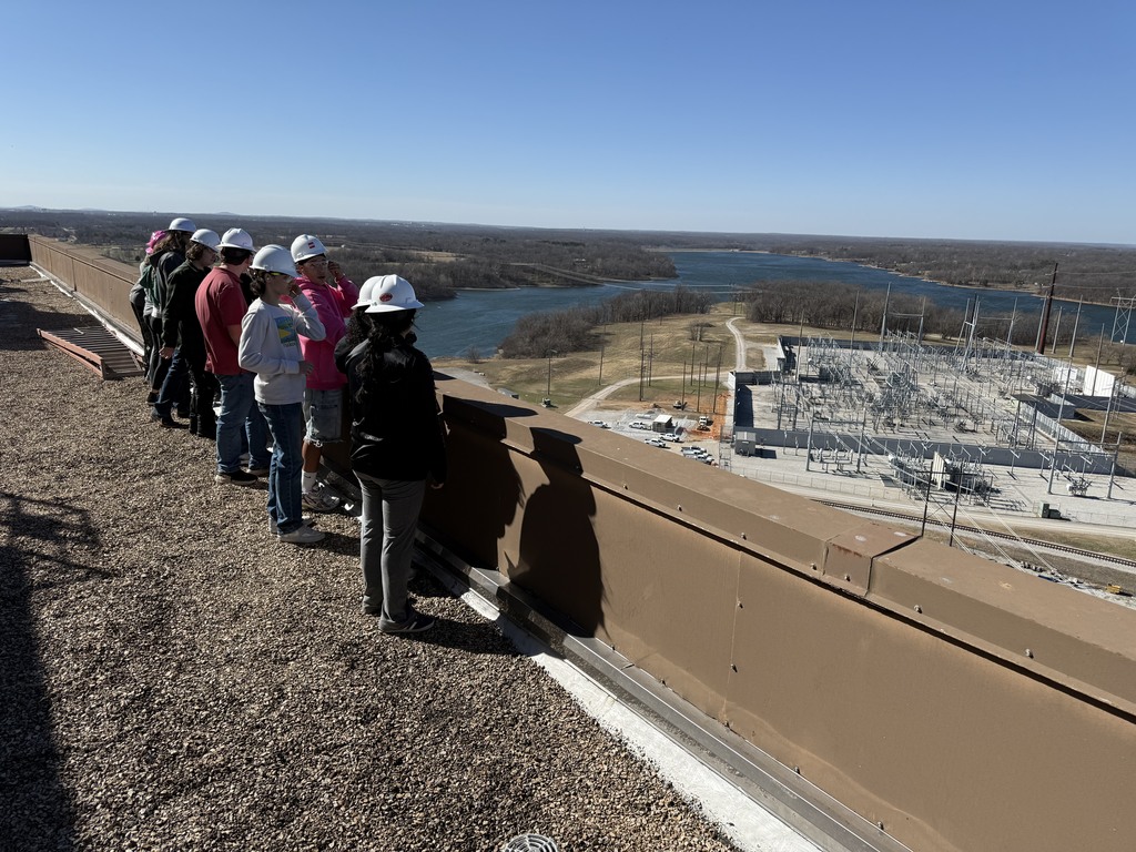 9th graders visiting Flint Creek Power Plant