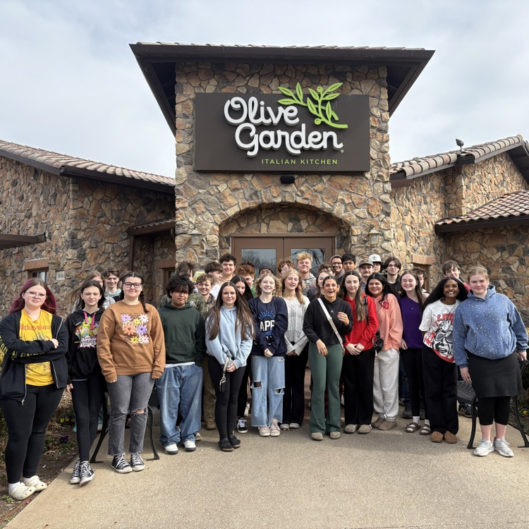 ghs students at olive garden
