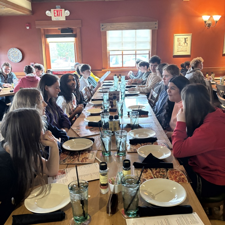 ghs students at olive garden