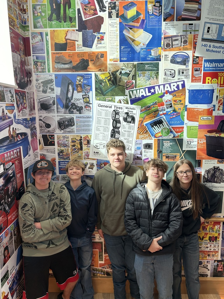 students at walton museum