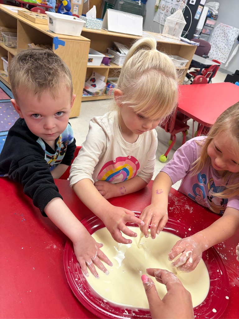 Preschool mixing ooblek