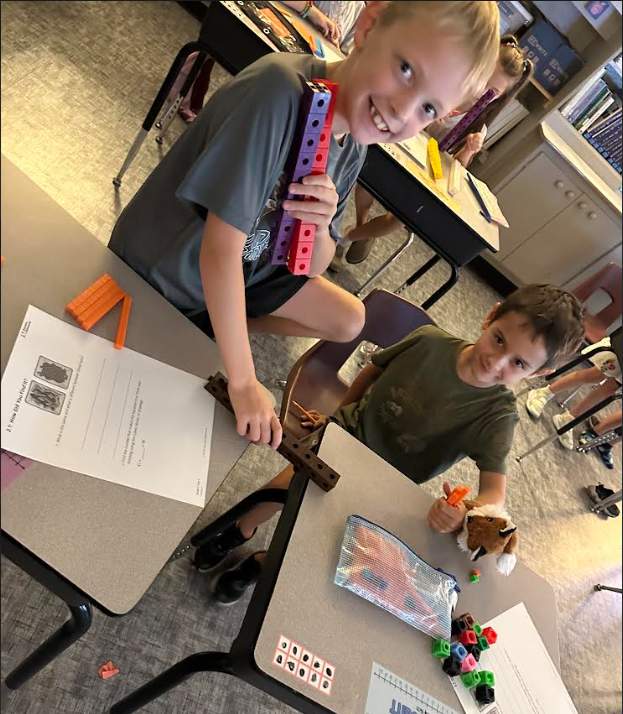 2 kids with blocks