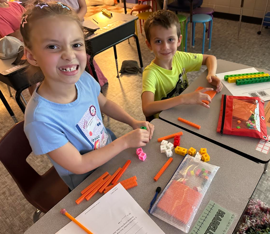 2 kids with blocks
