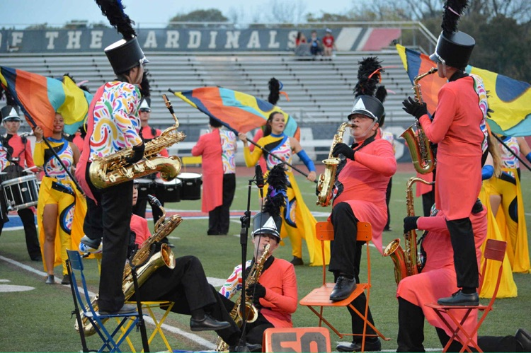 band playing on 50 yard line