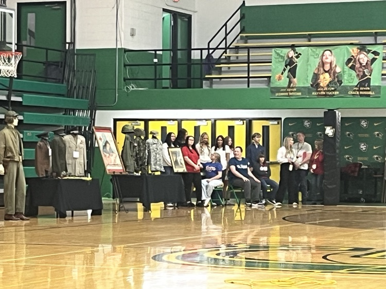 Ms Hannah’s Class hosted the Veterans beautifully!