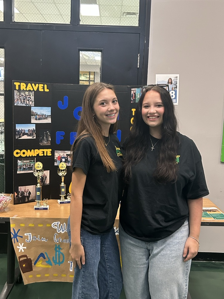 RECRUITING FOR FBLA @ FRESHMEN ORIENTATION