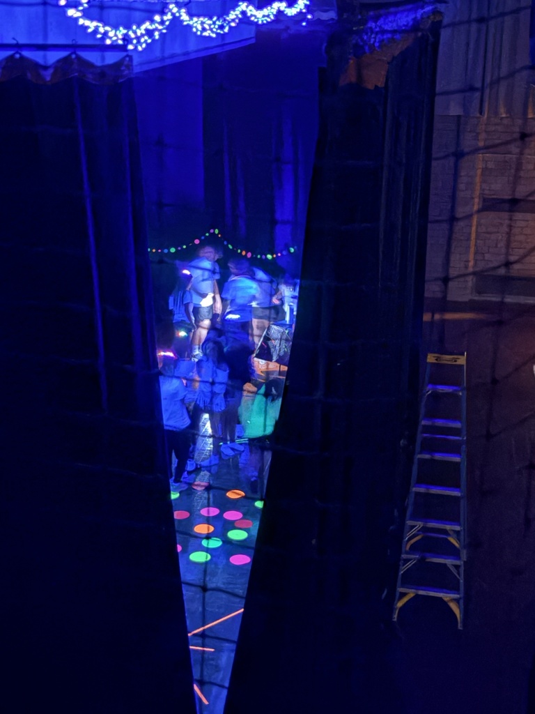 Blacklight dance