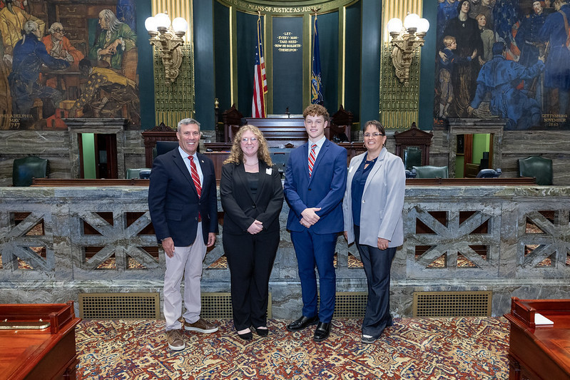 Quinlin McAllister and Gunnar Hartley with Senator Rothman at his Senator for a Day Program.