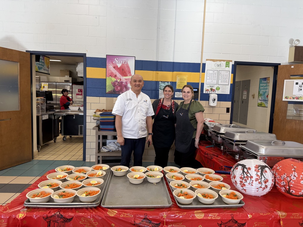 Chef Guy Quang, Jennifer Ziegler, and Onalee Showers