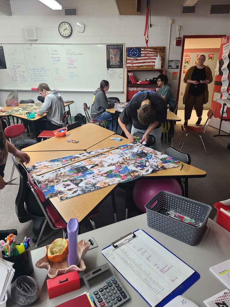 Seniors making Tie-Blankets