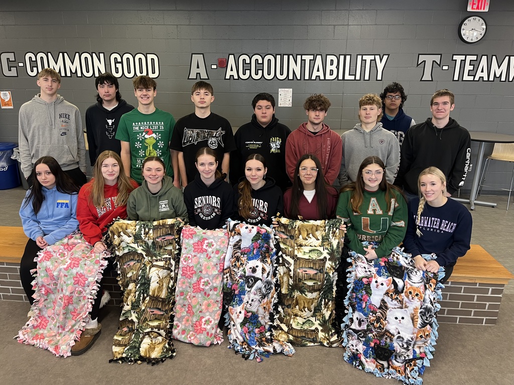 Seniors making Tie-Blankets