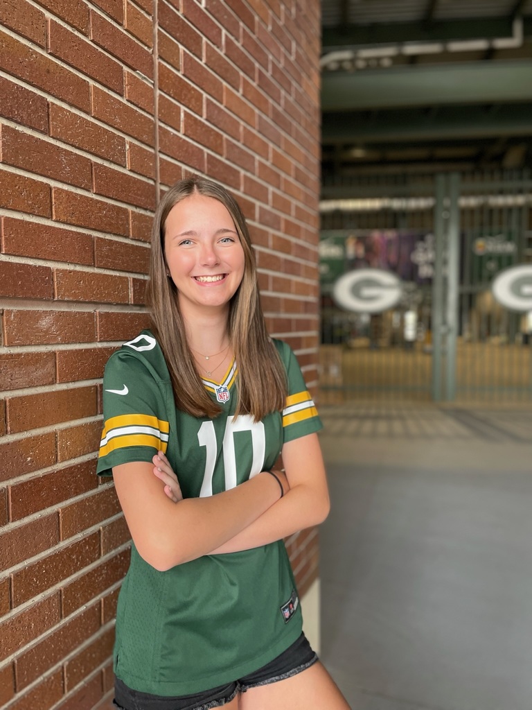 Senior Spotlight - Holly Brady 