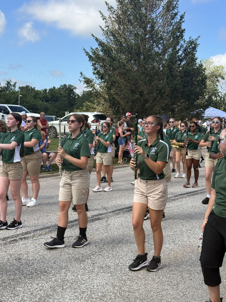 Gretna Days parade with Gretna Middle school marching band marching with their instruments