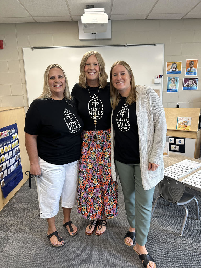 Harvest Hills Staff Photo - Teachers Smiling