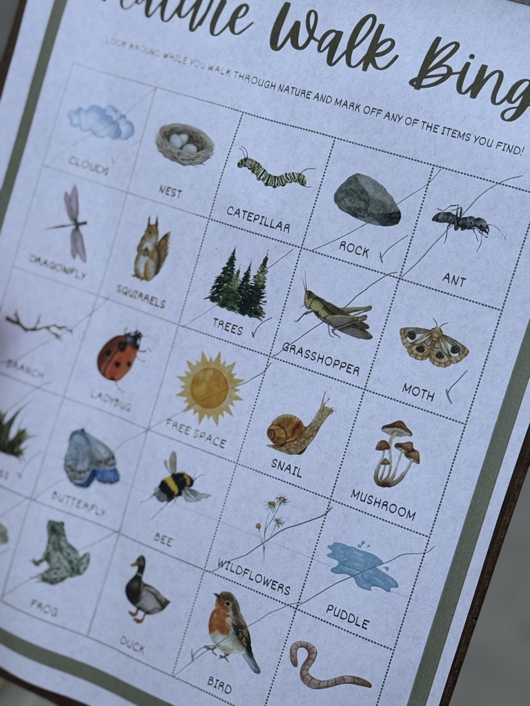 scavenger hunt/bingo card