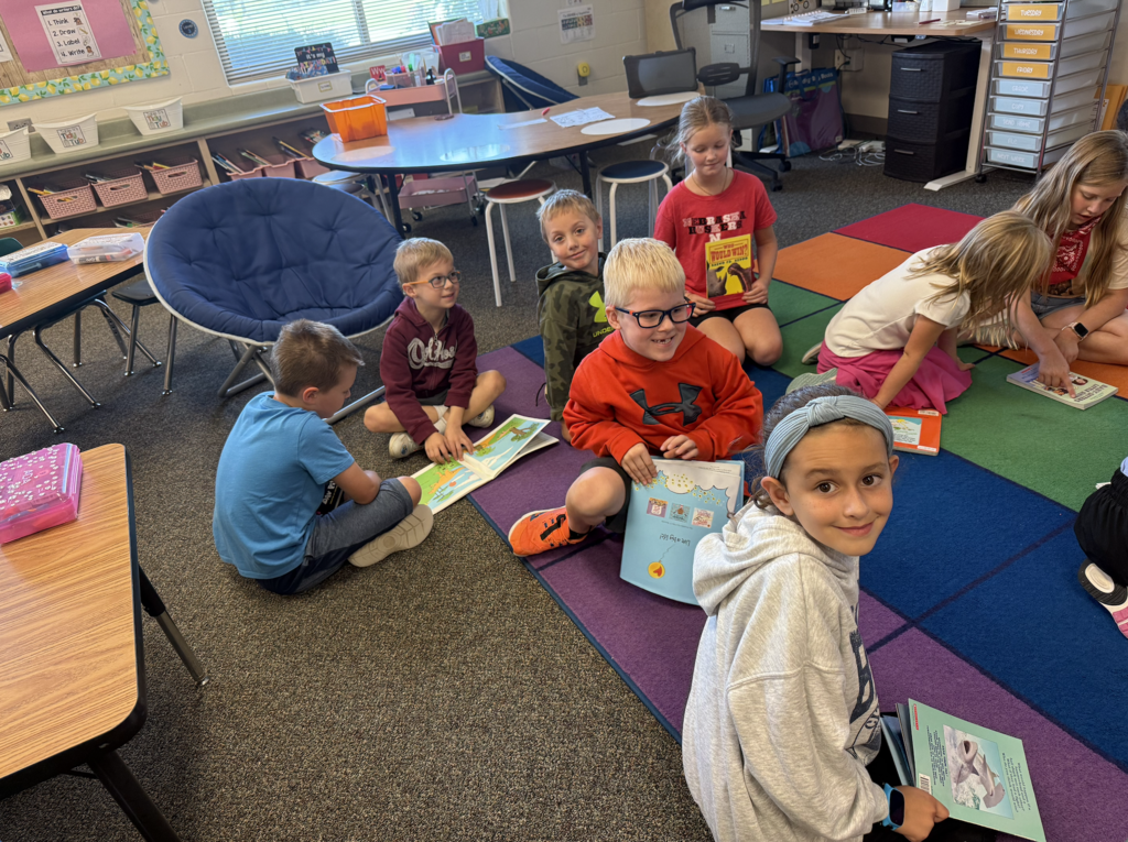 buddy classes reading together