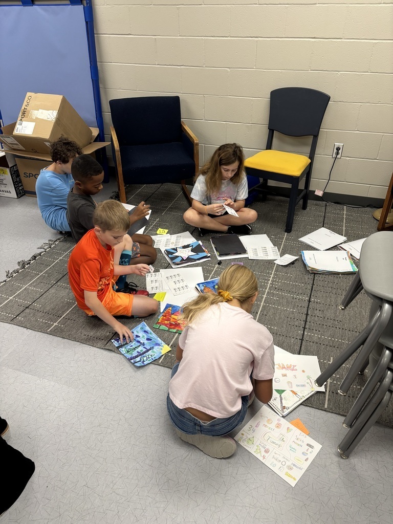 students organizing for a fundriaser