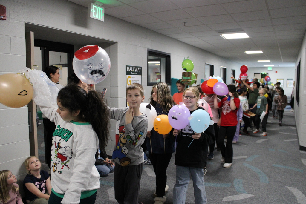 The parade of balloons continues on! 