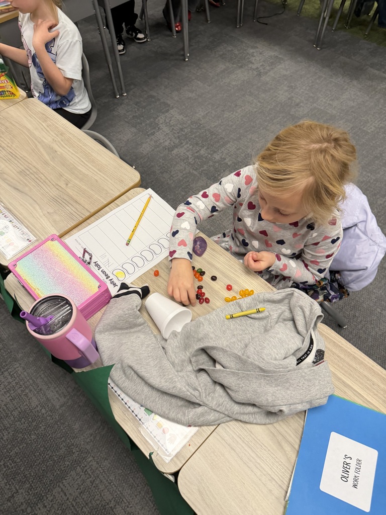 students sorting jelly beans
