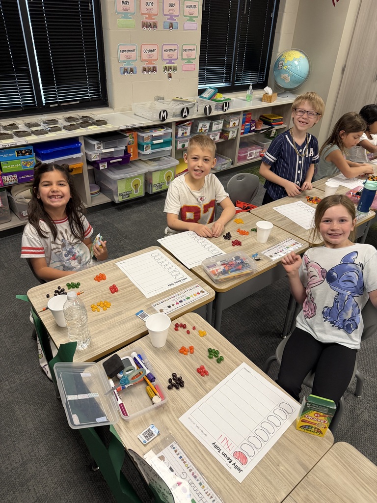 students sorting jelly beans
