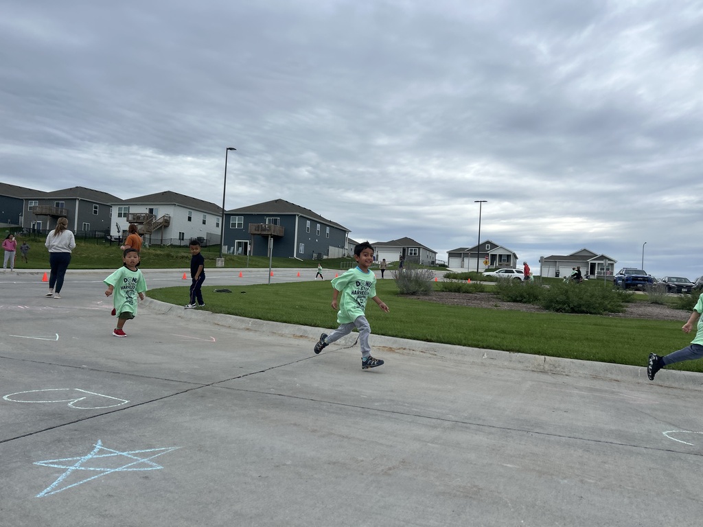 student running outside for the harvest run