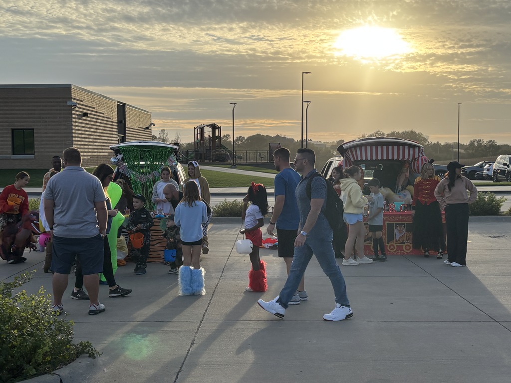 Students and parents at the Trunk or Treat Event.