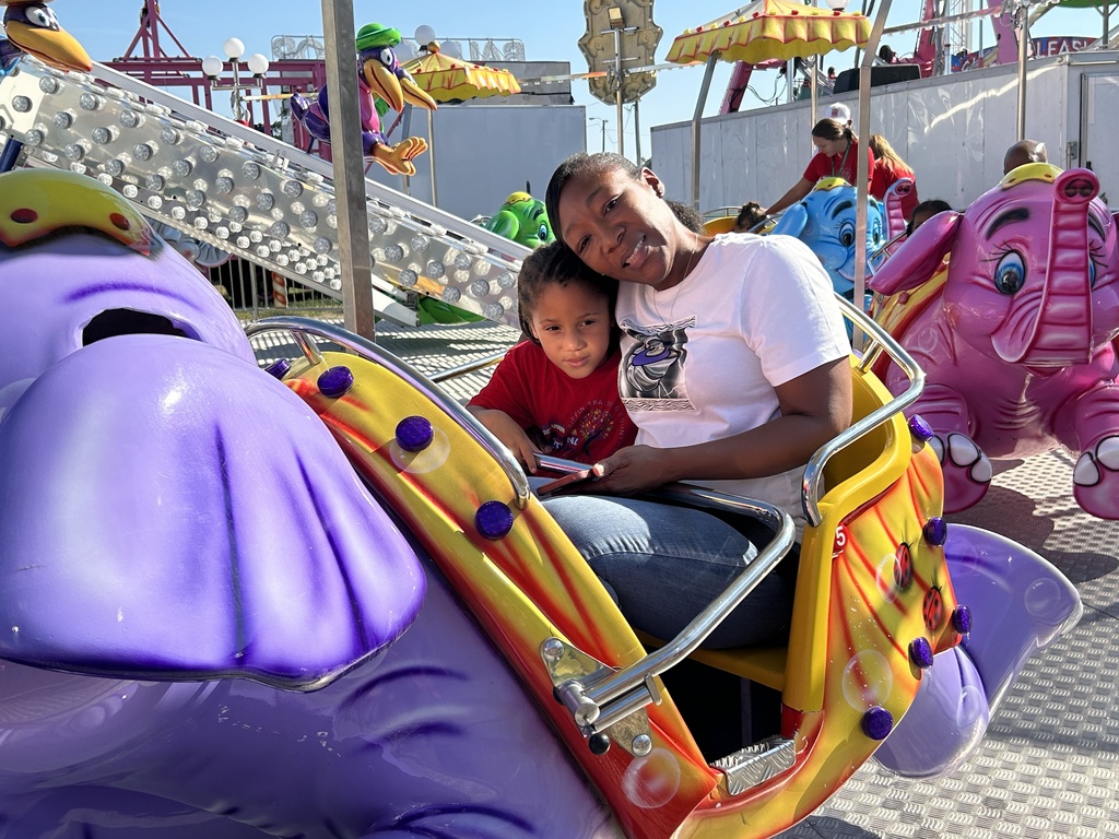 kids at fair