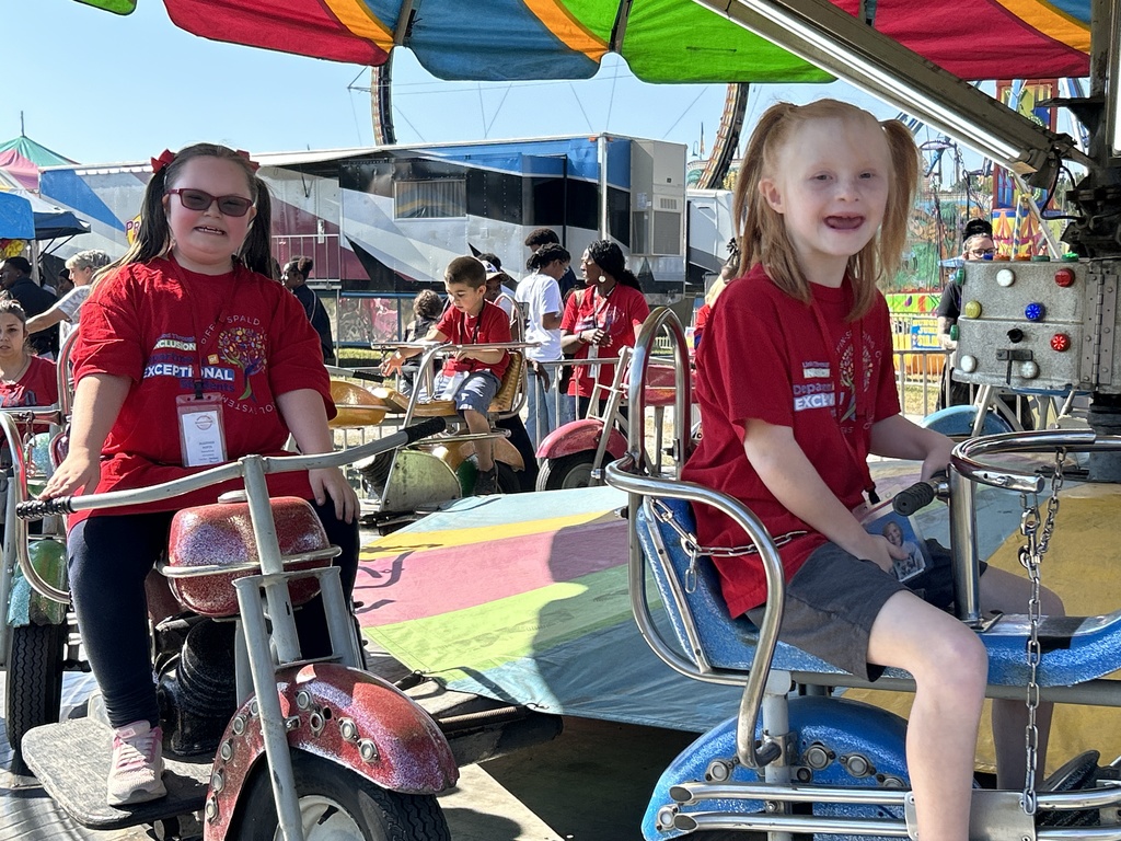 kids at fair