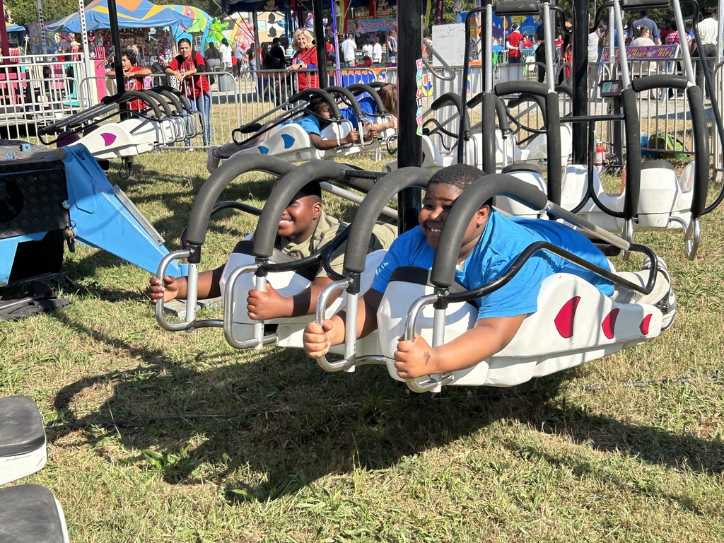 kids at fair