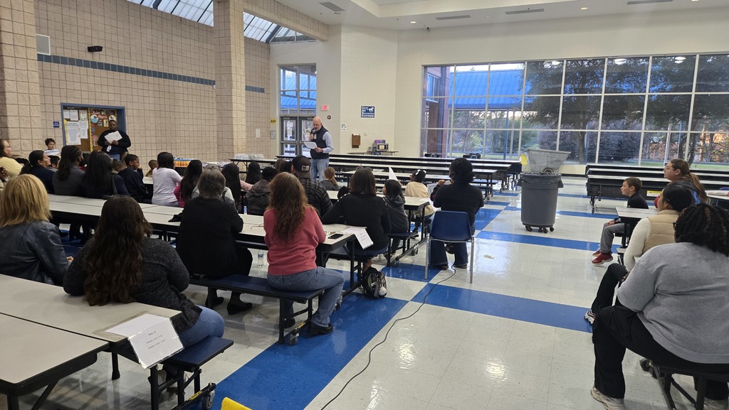 parents and students in cafeteria